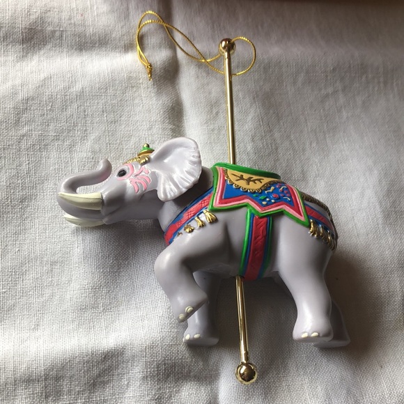 Vintage Avon The Gift Collection Carousel Ornament Regal Elephant - Picture 3 of 9